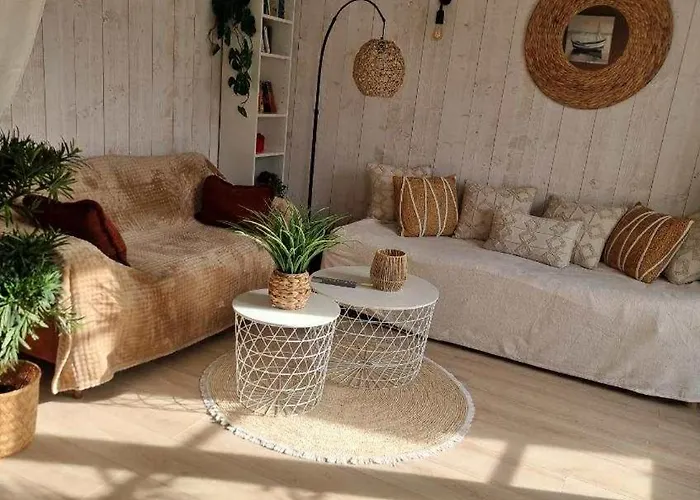 Le Bananier, Quartier La Chaume Avec Jardin, A 1km, 4 A 5 Pers