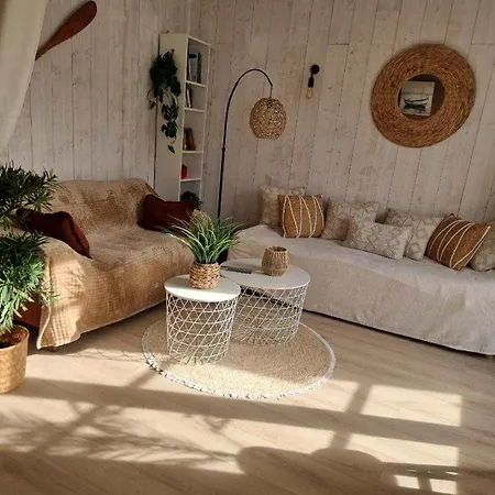 Le Bananier, Quartier La Chaume Avec Jardin, A 1km, 4 A 5 Pers